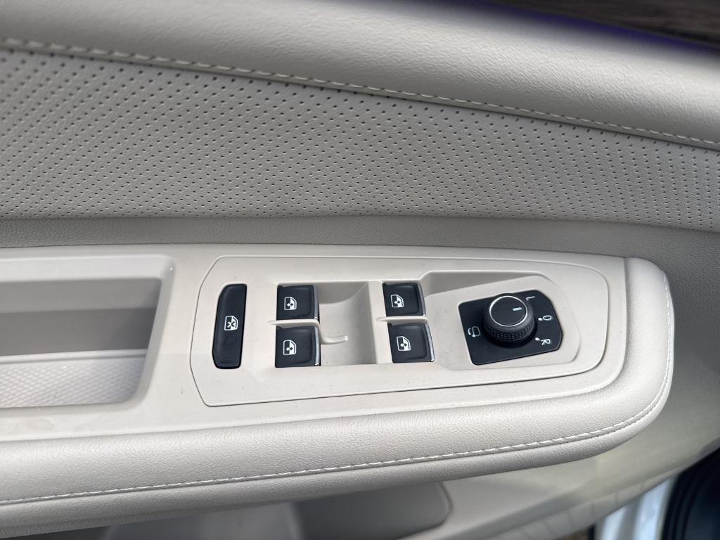 used 2024 Volkswagen Atlas car, priced at $43,455