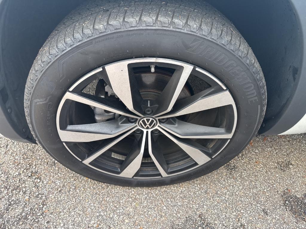 used 2024 Volkswagen Atlas car, priced at $43,455