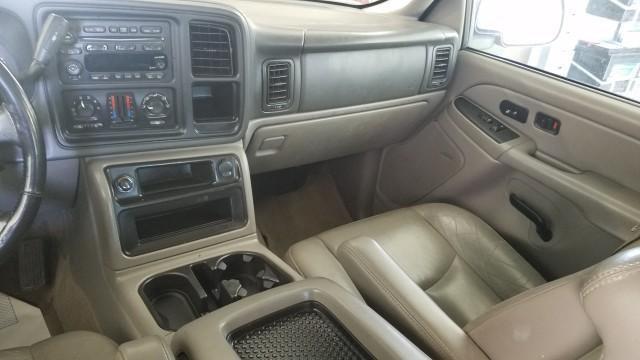 used 2004 Chevrolet Suburban car, priced at $7,990