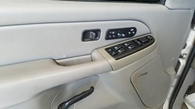 used 2004 Chevrolet Suburban car, priced at $7,990