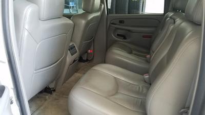 used 2004 Chevrolet Suburban car, priced at $7,990