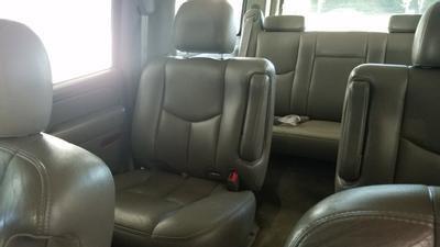 used 2004 Chevrolet Suburban car, priced at $7,990