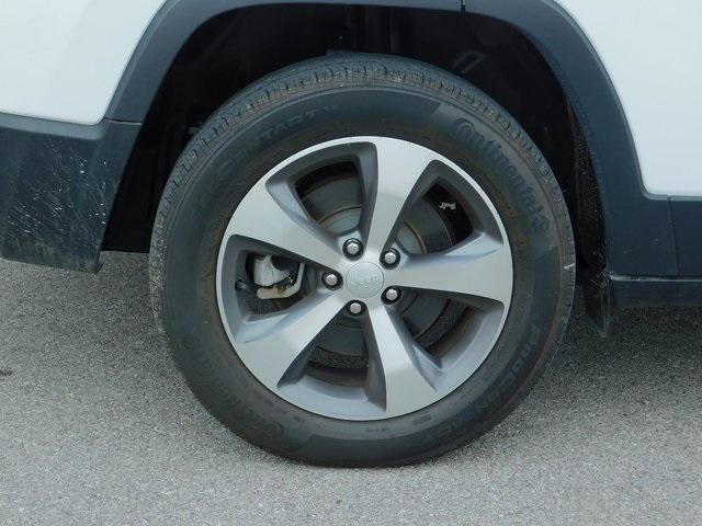 used 2021 Jeep Cherokee car