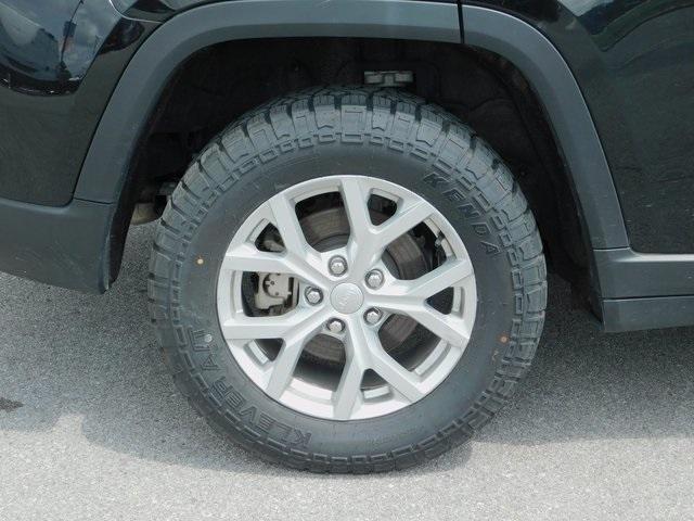 used 2023 Jeep Grand Cherokee car, priced at $30,997