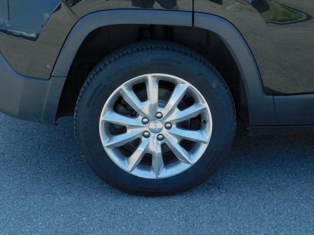 used 2016 Jeep Cherokee car, priced at $7,695