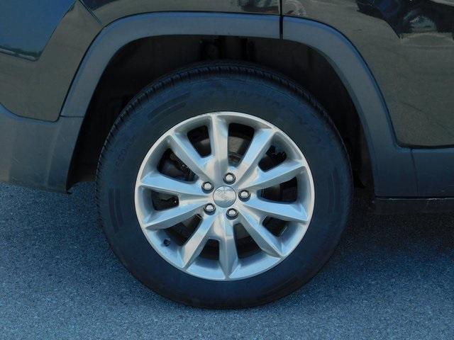 used 2016 Jeep Cherokee car, priced at $7,995