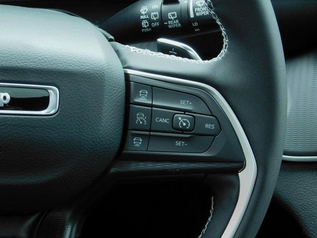 new 2025 Jeep Grand Cherokee car, priced at $43,967