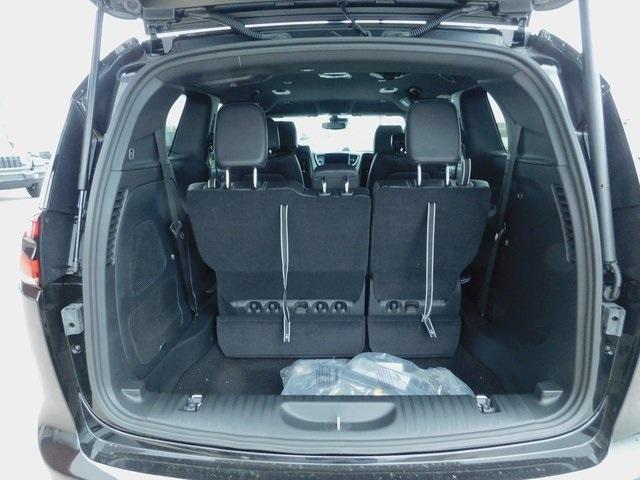 new 2025 Chrysler Pacifica car, priced at $45,281