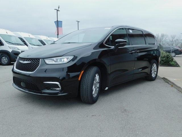 new 2025 Chrysler Pacifica car, priced at $45,281