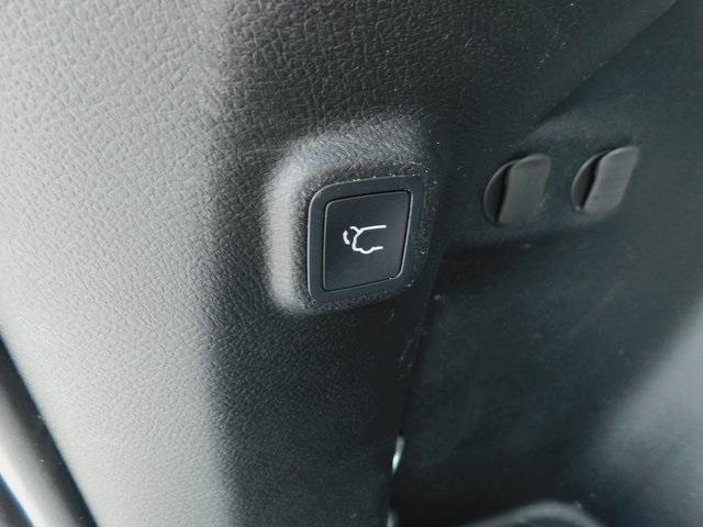 used 2023 Jeep Cherokee car, priced at $21,997
