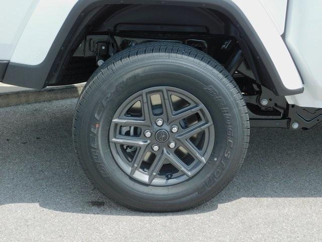 new 2025 Jeep Gladiator car, priced at $41,450