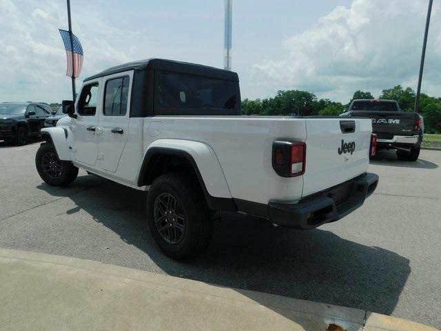 new 2025 Jeep Gladiator car, priced at $41,450