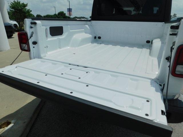 new 2025 Jeep Gladiator car, priced at $41,450