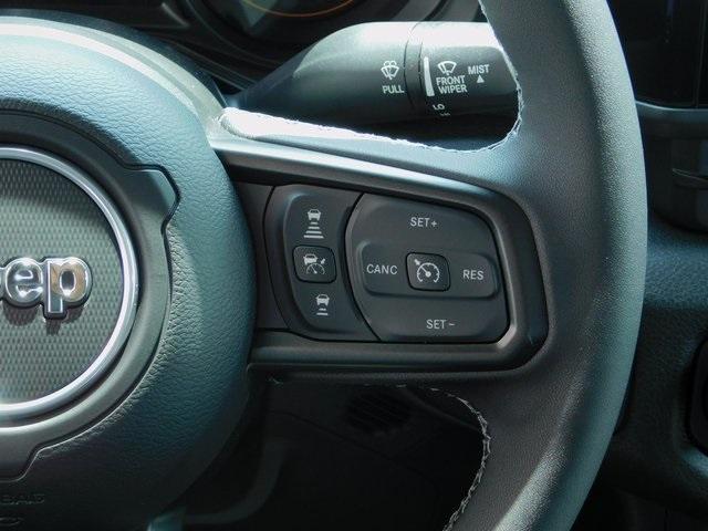 new 2025 Jeep Gladiator car, priced at $41,450
