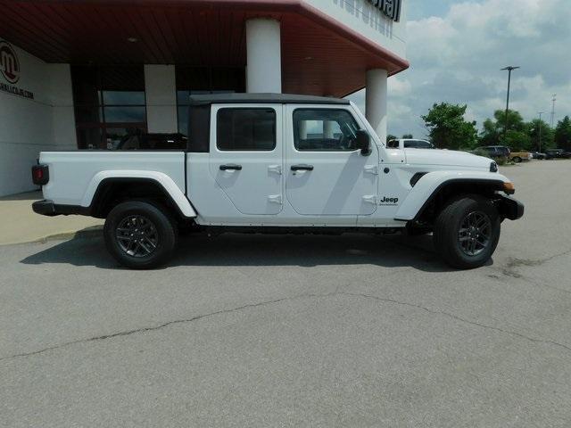 new 2025 Jeep Gladiator car, priced at $41,450