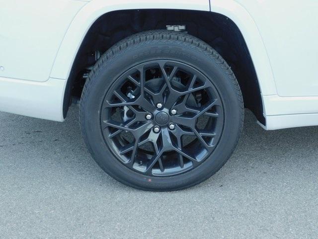 new 2025 Jeep Grand Cherokee L car, priced at $69,015