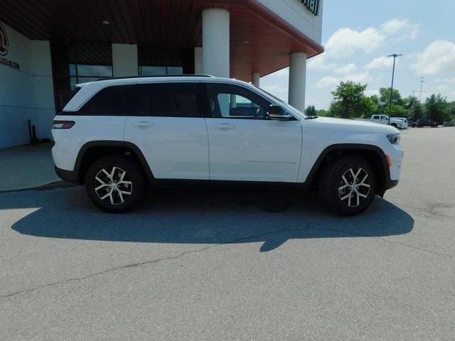 new 2025 Jeep Grand Cherokee car, priced at $47,163