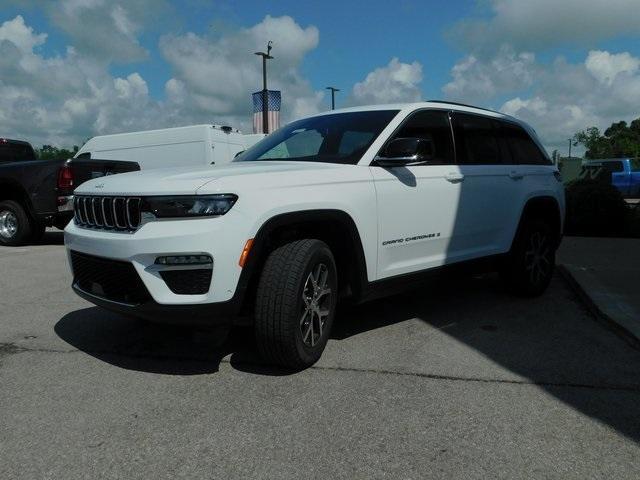 new 2025 Jeep Grand Cherokee car, priced at $47,163