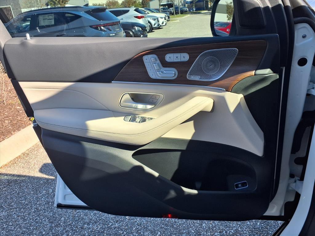 new 2026 Mercedes-Benz GLS 450 car, priced at $92,330