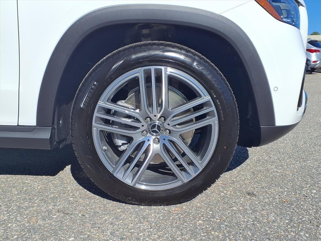 new 2026 Mercedes-Benz GLS 450 car, priced at $92,330