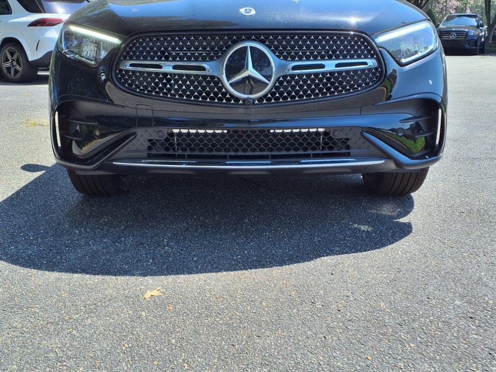new 2025 Mercedes-Benz GLC 300 car, priced at $57,600