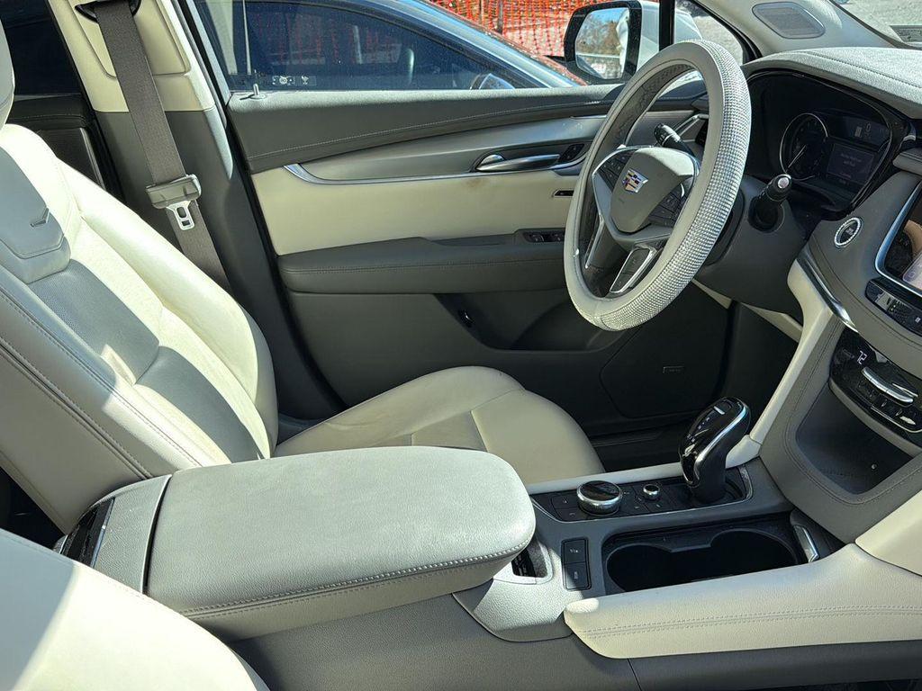 used 2021 Cadillac XT5 car, priced at $29,770