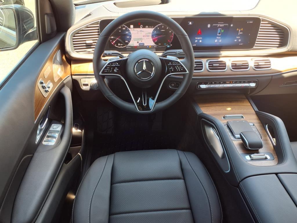 new 2025 Mercedes-Benz GLS 450 car, priced at $94,095