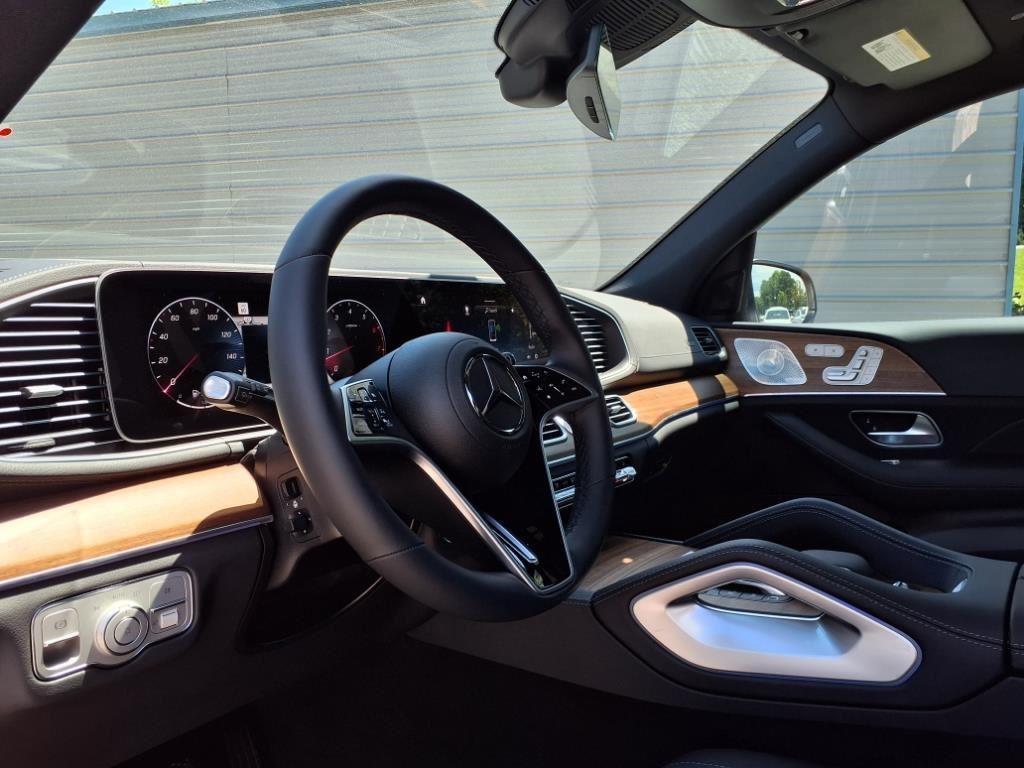 new 2025 Mercedes-Benz GLS 450 car, priced at $94,095