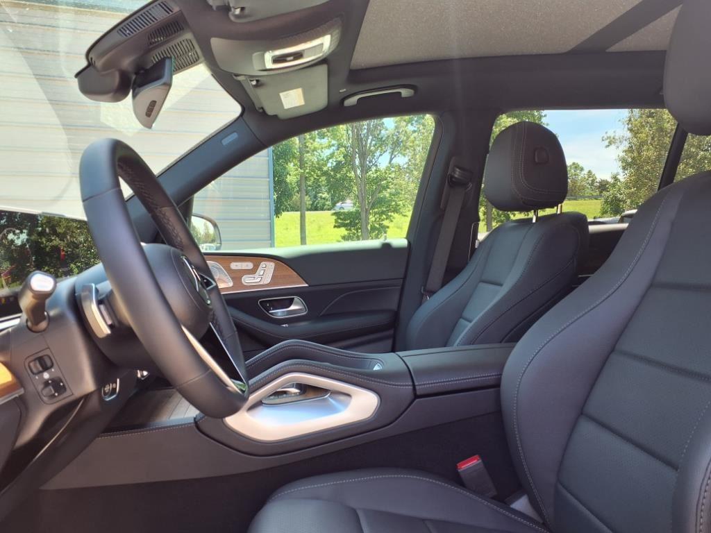 new 2025 Mercedes-Benz GLS 450 car, priced at $94,095