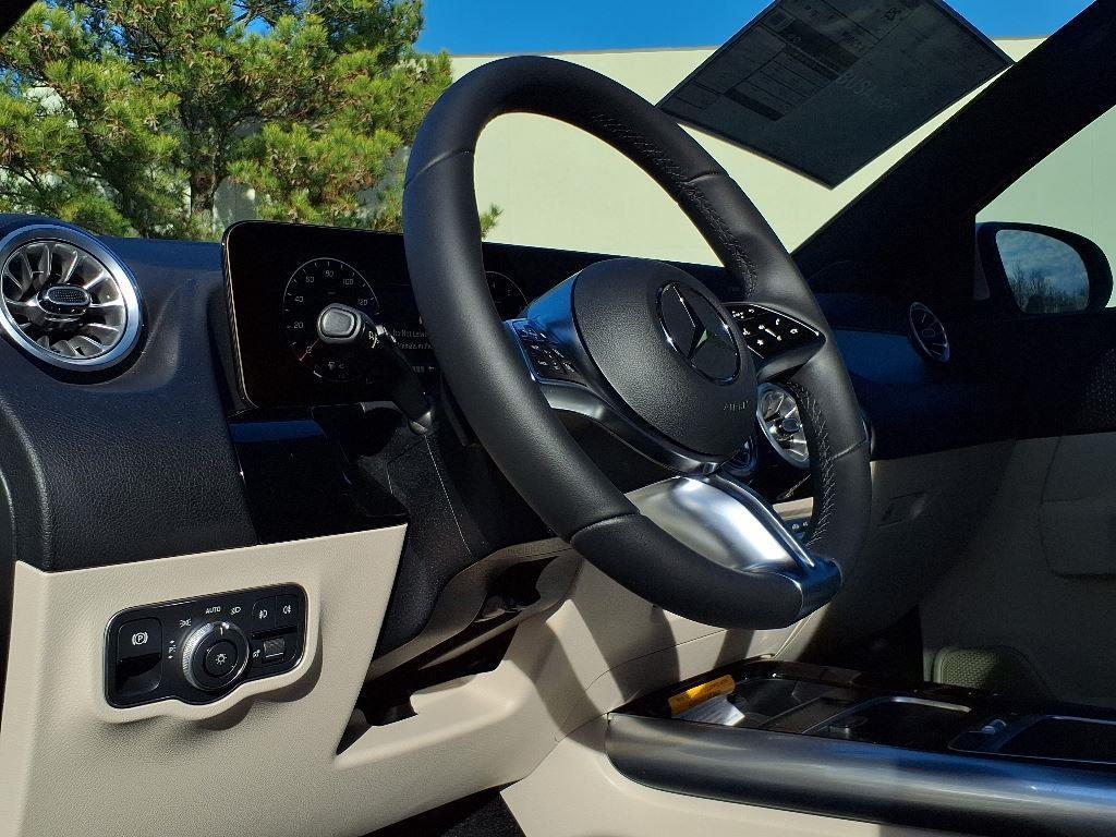 new 2025 Mercedes-Benz GLA 250 car, priced at $45,845