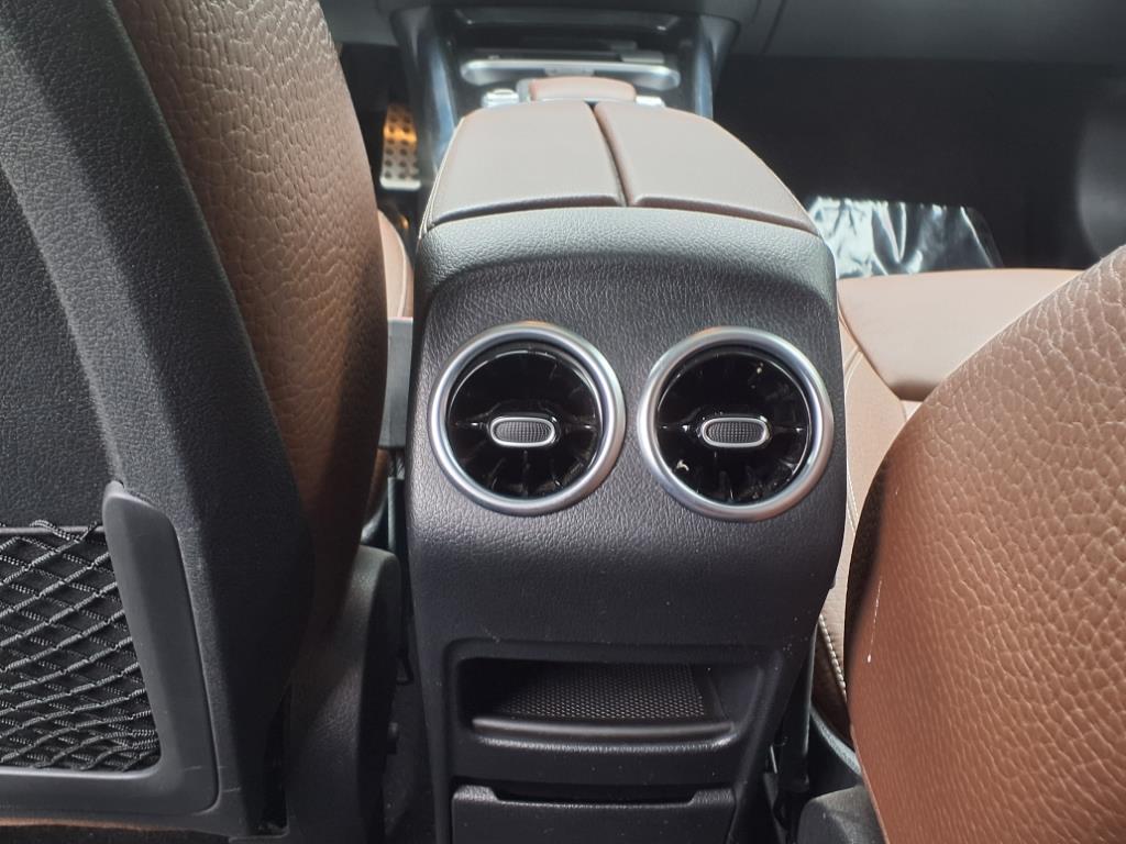 used 2020 Mercedes-Benz GLB 250 car, priced at $25,643