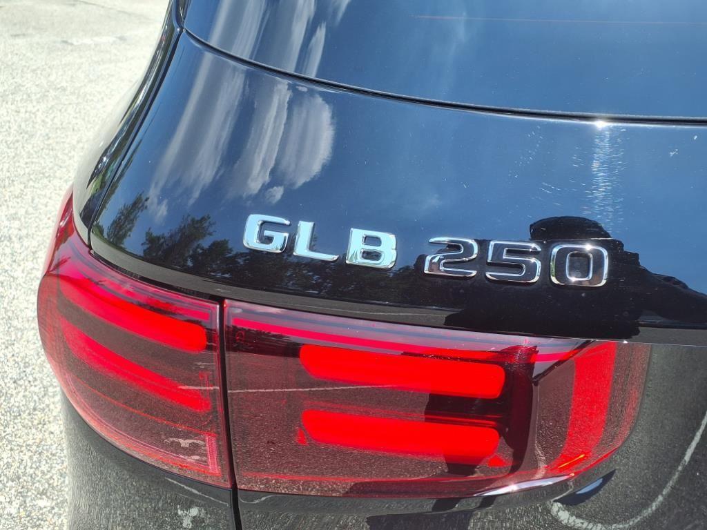 new 2025 Mercedes-Benz GLB 250 car, priced at $47,145