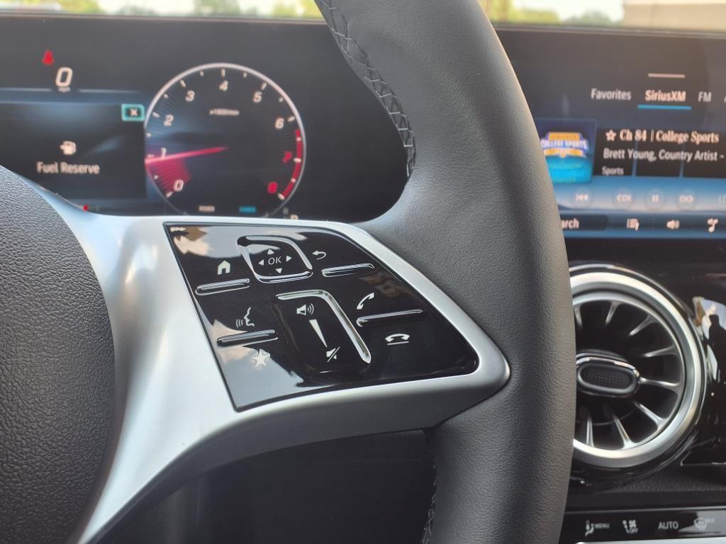 new 2025 Mercedes-Benz GLB 250 car, priced at $47,145