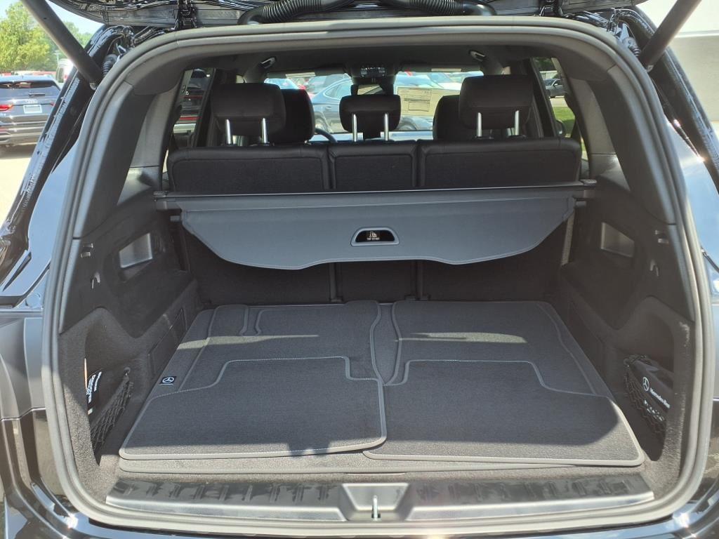 new 2025 Mercedes-Benz GLB 250 car, priced at $47,145