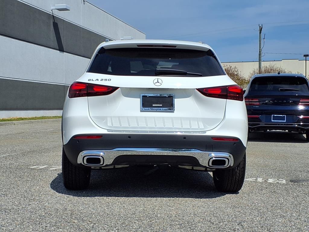 new 2025 Mercedes-Benz GLA 250 car, priced at $44,345