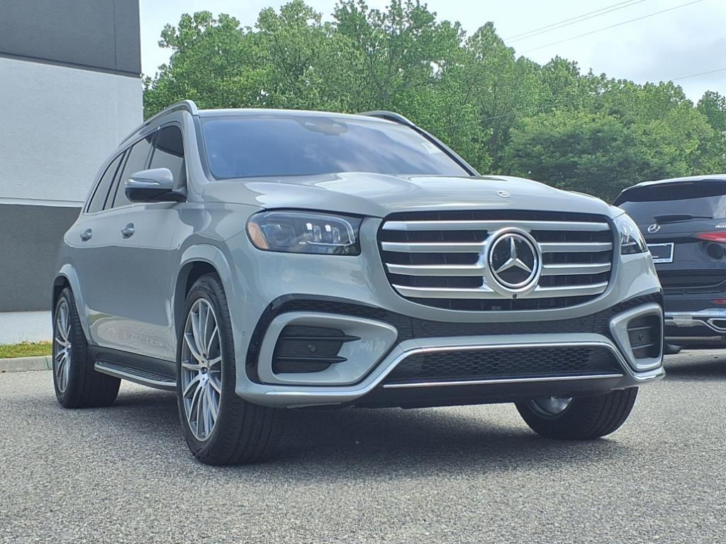 new 2025 Mercedes-Benz GLS 450 car, priced at $101,275