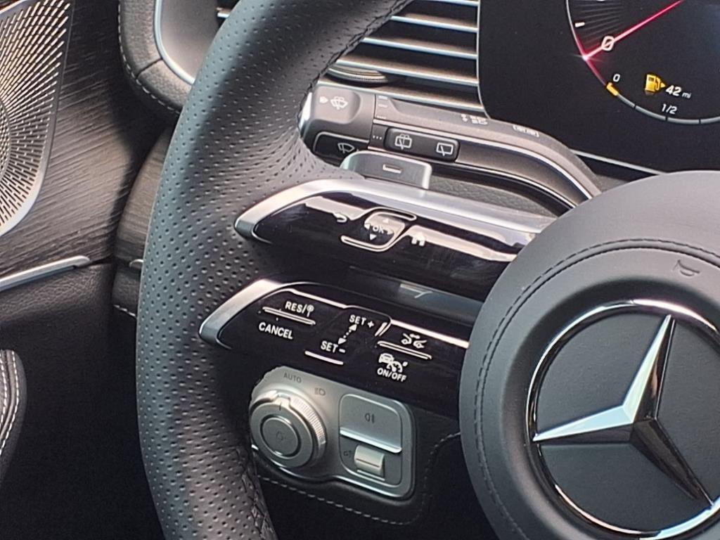 new 2025 Mercedes-Benz GLS 450 car, priced at $101,275