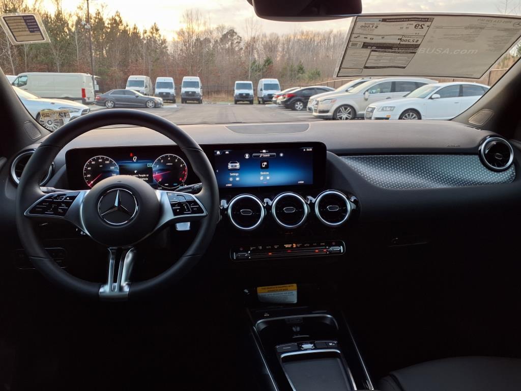 used 2025 Mercedes-Benz GLA 250 car, priced at $38,088