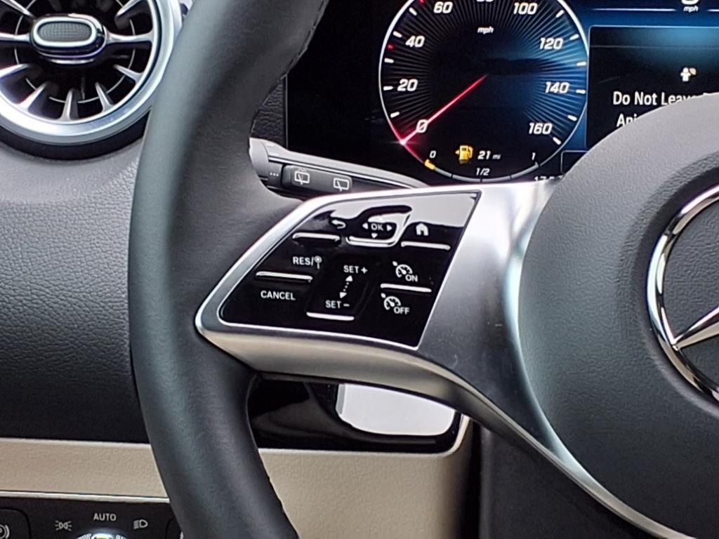 new 2025 Mercedes-Benz GLA 250 car, priced at $44,345