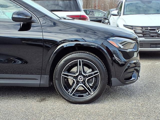 new 2025 Mercedes-Benz GLA 250 car, priced at $51,570