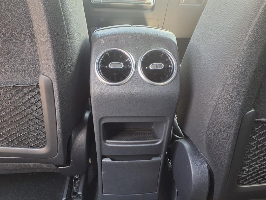 new 2025 Mercedes-Benz GLB 250 car, priced at $48,645