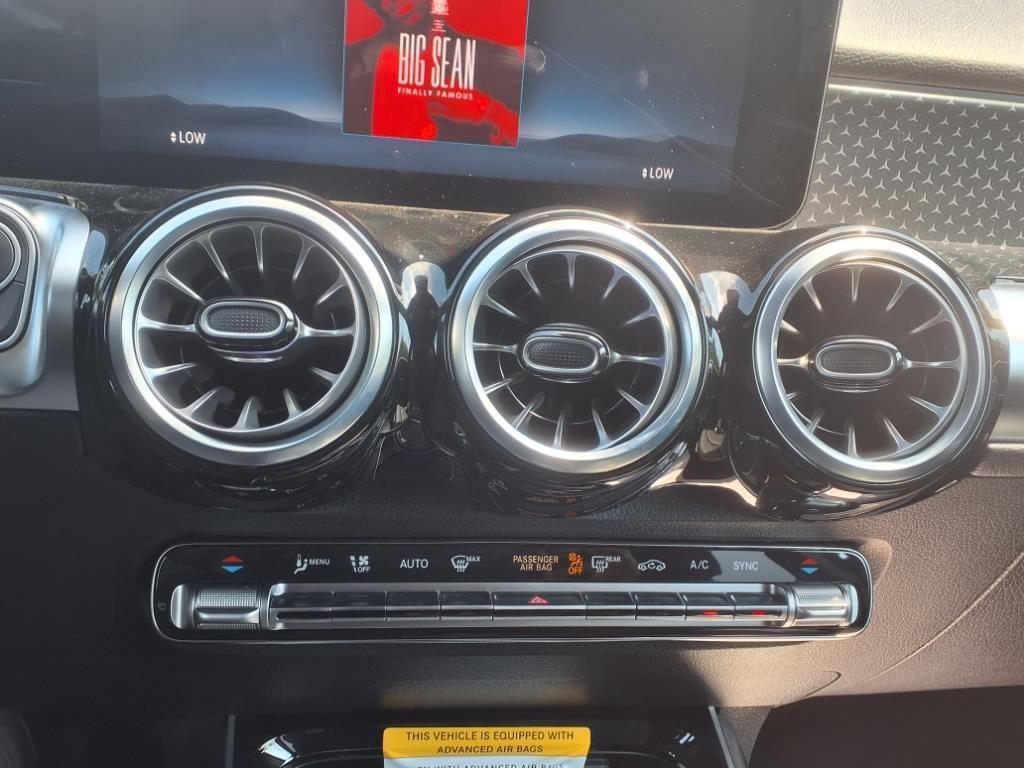 new 2025 Mercedes-Benz GLB 250 car, priced at $48,645