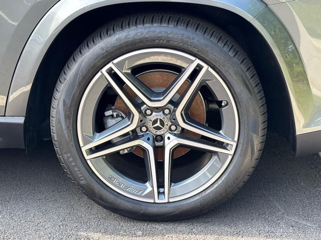 new 2025 Mercedes-Benz GLS 450 car, priced at $100,155