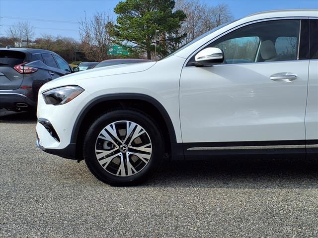 new 2025 Mercedes-Benz GLA 250 car, priced at $50,295