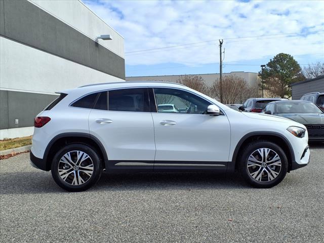 new 2025 Mercedes-Benz GLA 250 car, priced at $50,295