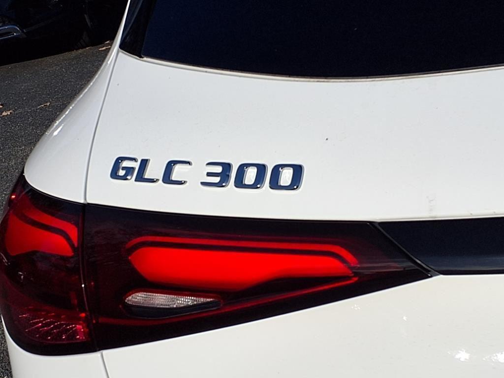 new 2024 Mercedes-Benz GLC 300 car, priced at $51,585