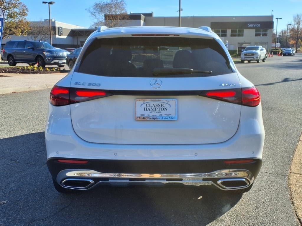new 2024 Mercedes-Benz GLC 300 car, priced at $51,585