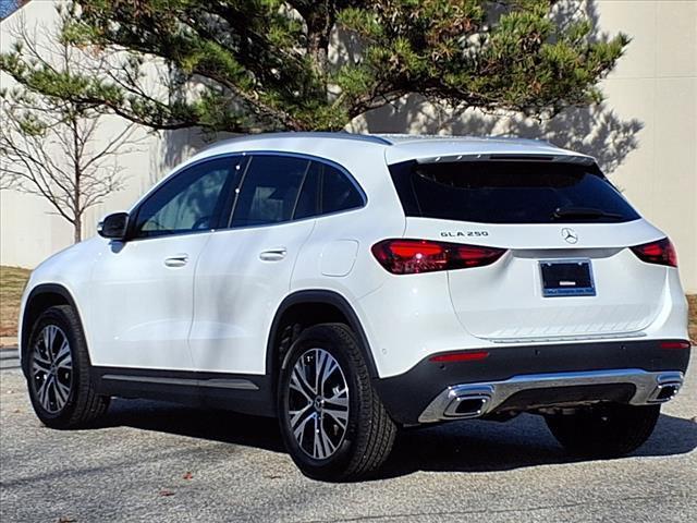 new 2025 Mercedes-Benz GLA 250 car, priced at $44,345