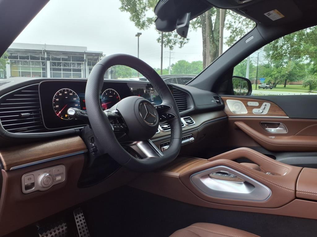 new 2025 Mercedes-Benz GLS 450 car, priced at $97,410