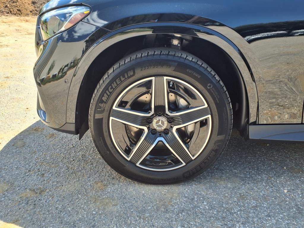 new 2026 Mercedes-Benz GLC 300 car, priced at $58,450